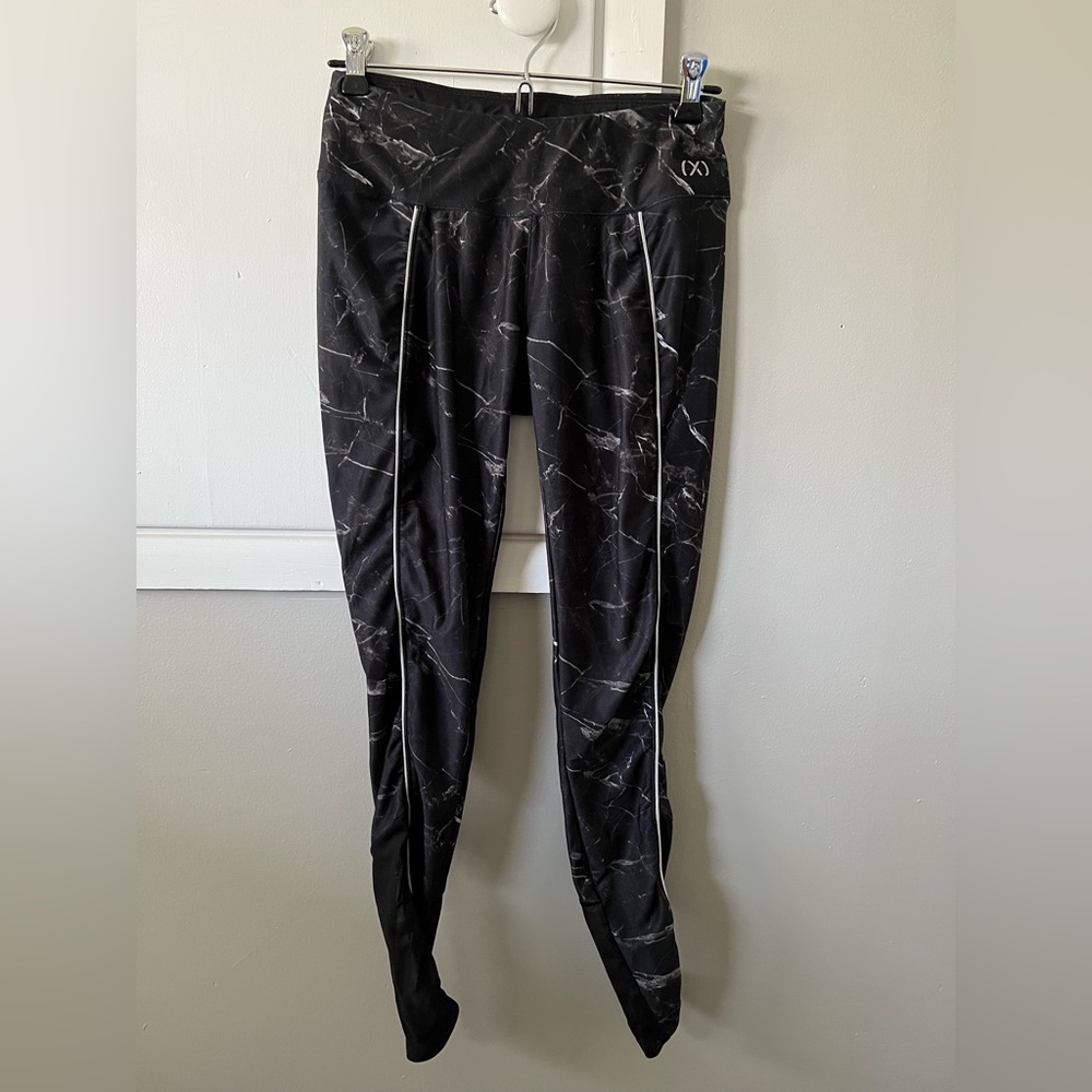 2(X)IST Women’s Running Leggings with Mesh Detail and Zip Pocket, Size Small